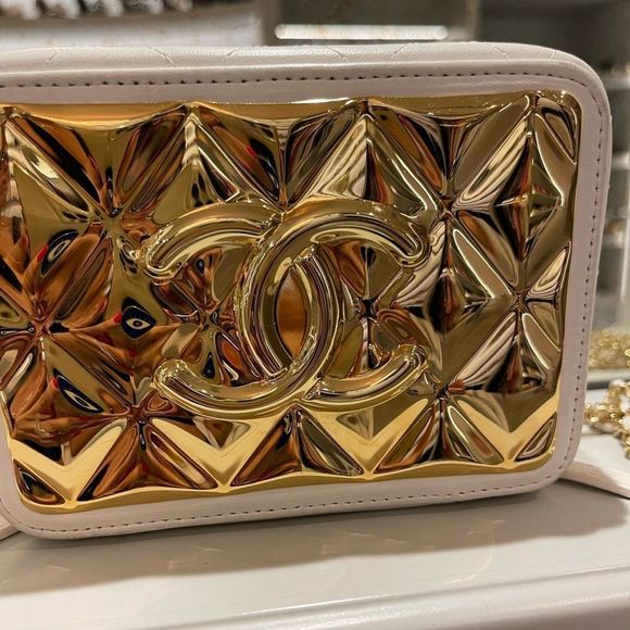 Chanel handbag.  - Picture 6 of 6